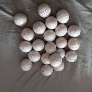 22 Perfectly Posh Lavender Fizzi Bath Bombs